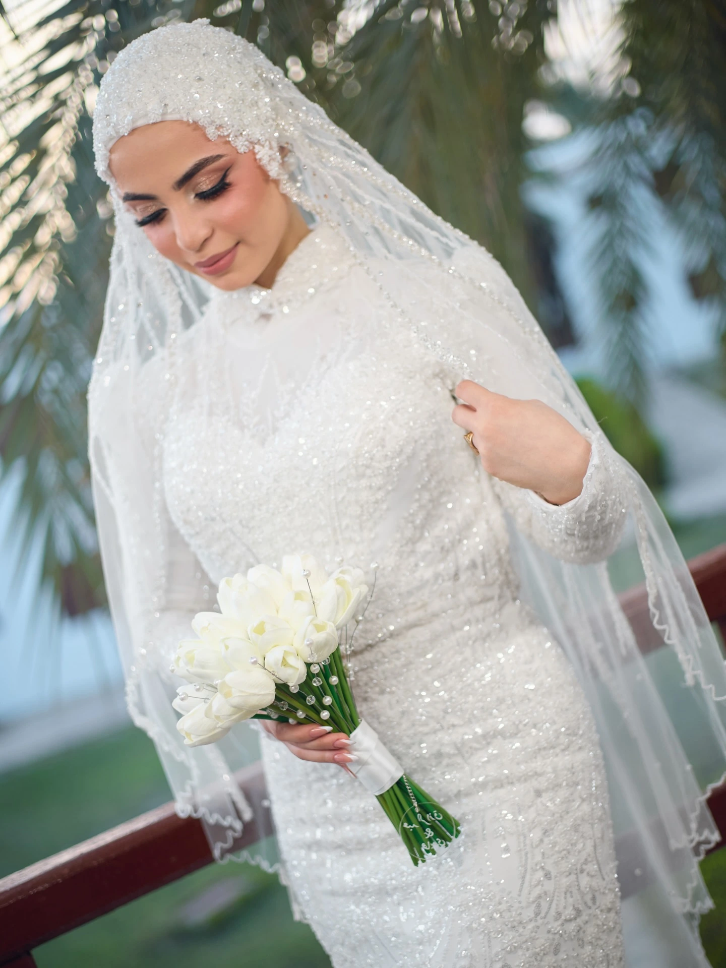 العروسة ماسكة البوكيه